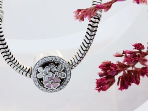 Zawieszka do bransoletki kwiatki z cyrkoniami  srebro 925    