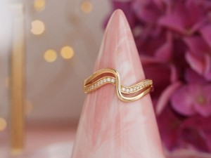 Pierścionek złoty z cyrkoniami próba 585   