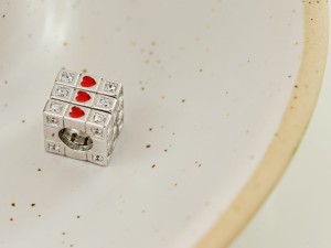 Zawieszka do bransoletki kostka srebro 925   