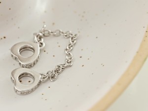 Zawieszka do bransoletki zabezpieczenie na łańcuszku srebro 925