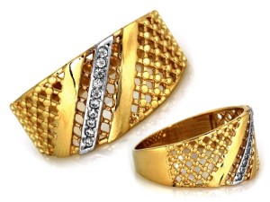 Pierścionek złoty ażurowy z cyrkoniami próba 585