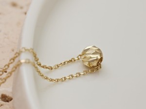 Naszyjnik złoty z diamentowaną kuleczką próba 585 