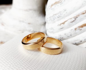 Obrączki złote płaskie fazowane próba 585