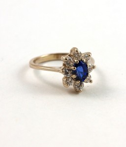 Pierścionek zaręczynowy białe złoto szafir próba 585