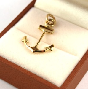 Wisiorek złoty mała kotwica